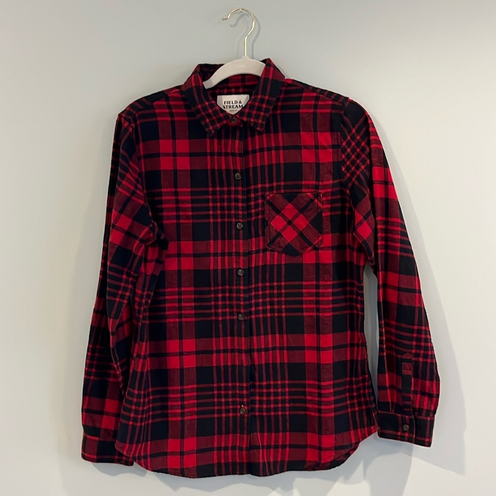 Womens Field & Stream flannel. Red and black plaid. Size medium.